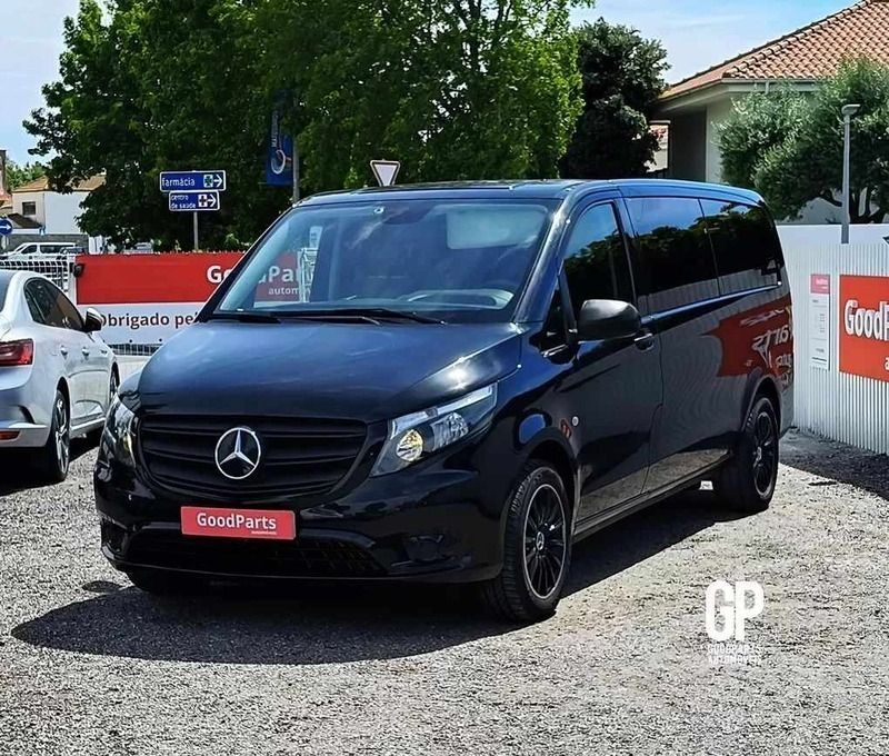 Preto Usado 2022 Mercedes Vito Monovolume | € 46.000 (Caro) - Imagem 1/4