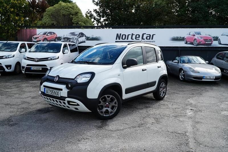 Usado Fiat Panda Cross Cross 70 HP (51 kW) 2022 Branco Citadino