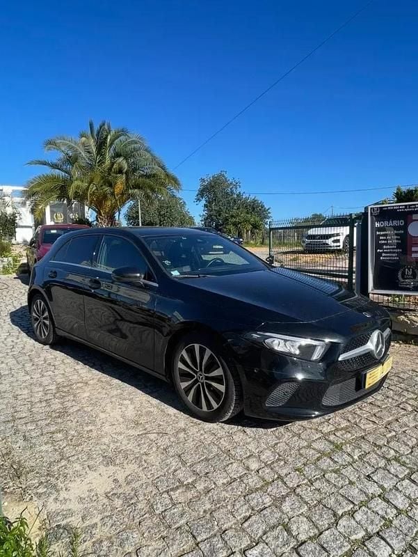 Usado Mercedes A180 Business 116 HP (85 kW) 2021 Preto