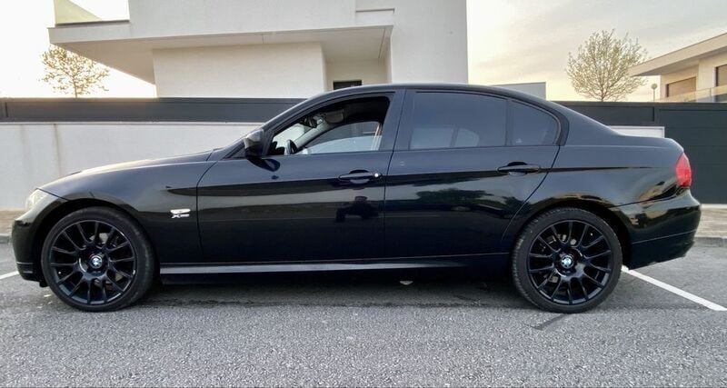 Preto Usado 2011 BMW 320 M Sport Sedan | € 10.250 (Bom preço) - Imagem 1/4