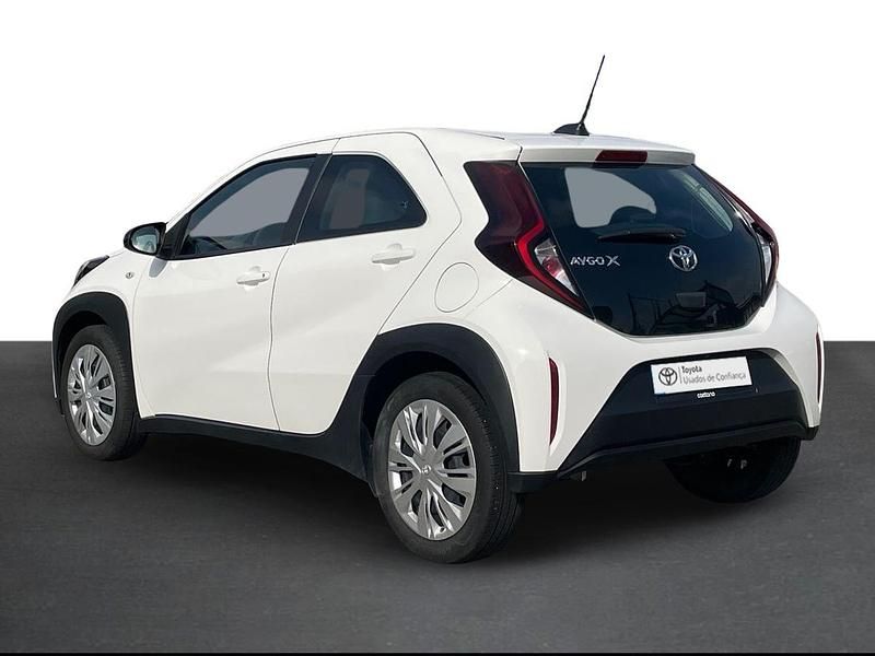 Usado Toyota Aygo X X-play 72 HP (52 kW) 2024 Branco (sólida) SUV