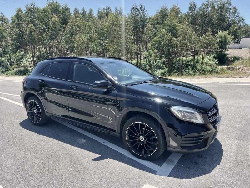 Preto Usado 2018 Mercedes GLA200 SUV | € 23.500 (Bom preço) - Imagem 1/4
