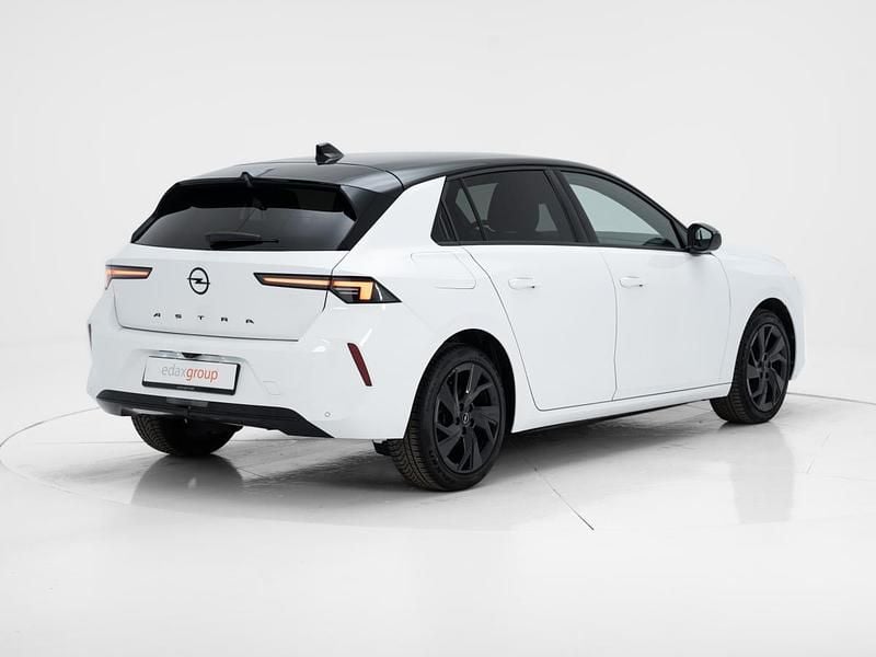 Usado Opel Astra Elegance 130 HP (95 kW) 2024 Branco