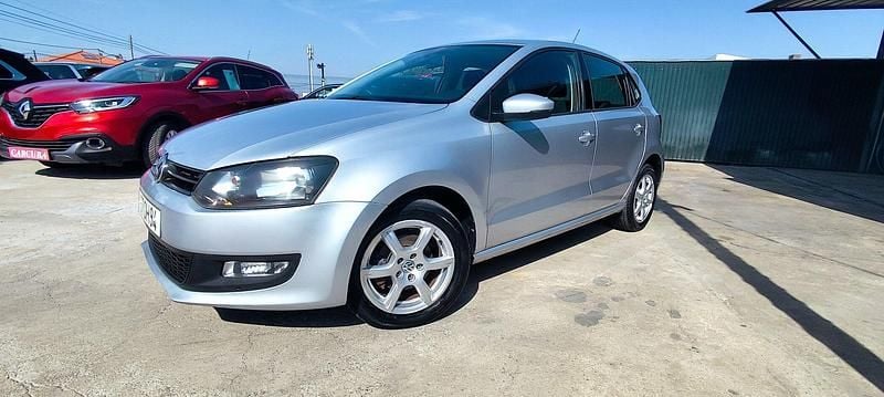 Cinza Usado 2012 VW Polo Citadino | € 7.750 (Preço justo) - Imagem 1/4