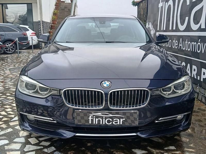 Usado BMW 320 Luxury Line 184 HP (135 kW) 2013 Azul Sedan