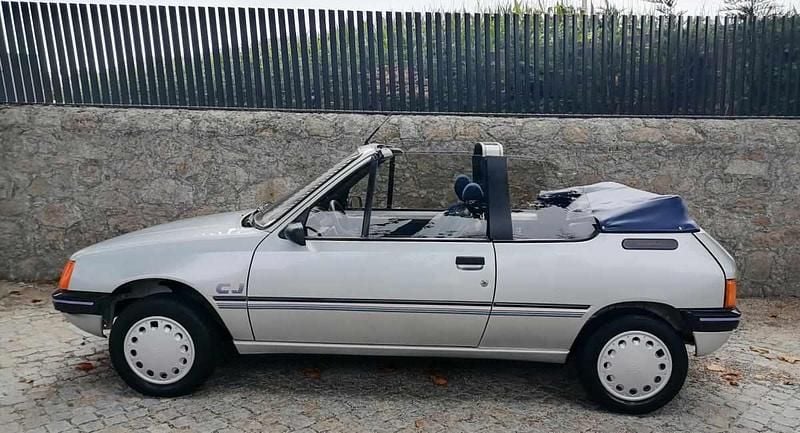 Cinzento Usado 1990 Peugeot 205 Cabrios | € 7.250 - Imagem 1/4
