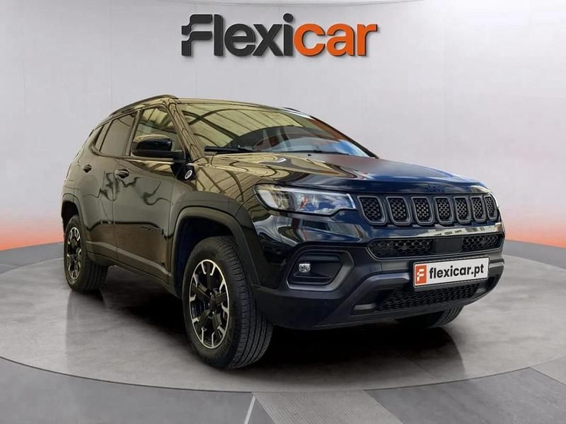 Preto Usado 2022 Jeep Compass SUV | € 25.890 (Preço justo) - Imagem 1/4