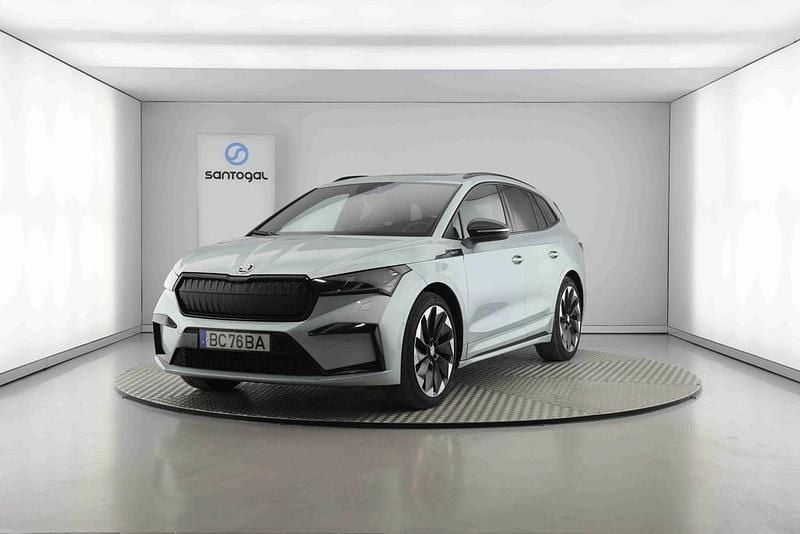 Prateado Usado 2023 Skoda Enyaq iV SportLine SUV | € 44.990 - Imagem 1/4