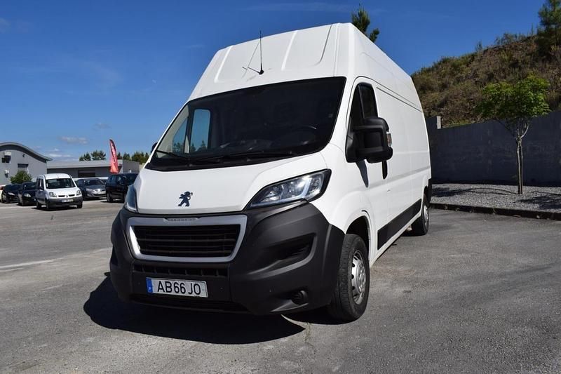 Branco Usado 2020 Peugeot Boxer Van | € 19.750 (Preço justo) - Imagem 1/4