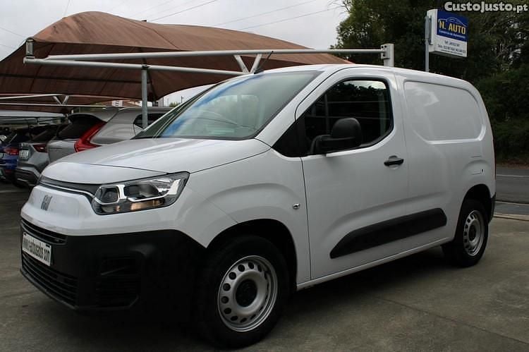 Branco Usado 2023 Fiat Doblò Monovolume | € 17.900 (Preço justo) - Imagem 1/1