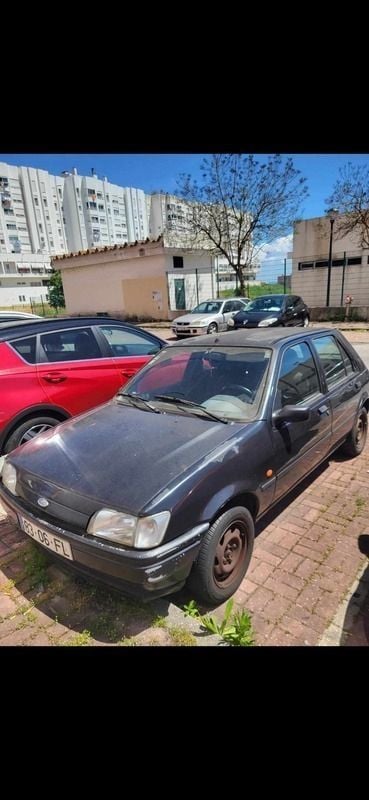 Preto Usado 1995 Ford Fiesta Citadino | € 500 - Imagem 1/2