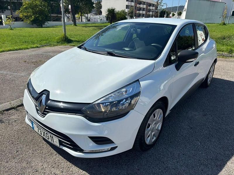 Usado Renault Clio IV Zen 75 HP (55 kW) 2019 Branco
