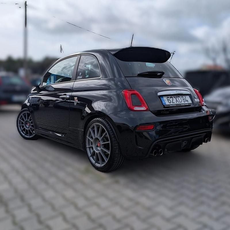 Usado Abarth 595 160 HP (117 kW) 2019 Preto