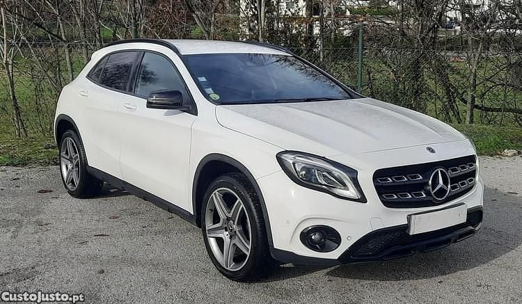 Branco Usado 2018 Mercedes GLA180 SUV | € 21.950 (Preço justo) - Imagem 1/1