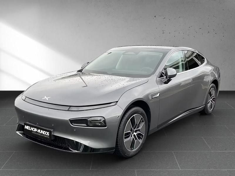 Cinzento Usado 2024 XPENG P7 Sedan | € 44.500 - Imagem 1/4
