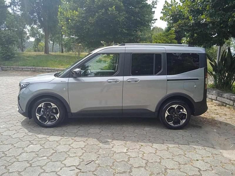 Usado Ford Tourneo Courier 125 HP (91 kW) 2025 Cinzento Monovolume