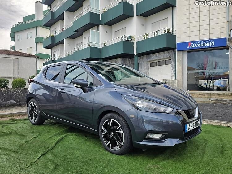 Usado Nissan Micra Acenta 92 HP (67 kW) 2022 Cinza Citadino
