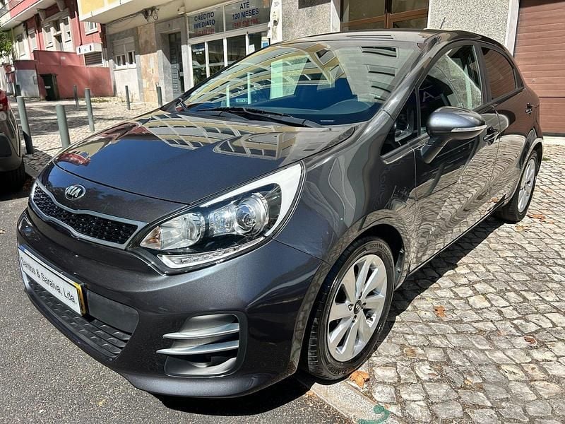 Cinza Usado 2017 Kia Rio LX | € 11.300 (Bom preço) - Imagem 1/4