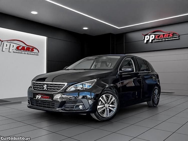 Preto Usado 2019 Peugeot 308 Allure Citadino | € 13.950 (Preço justo) - Imagem 1/1