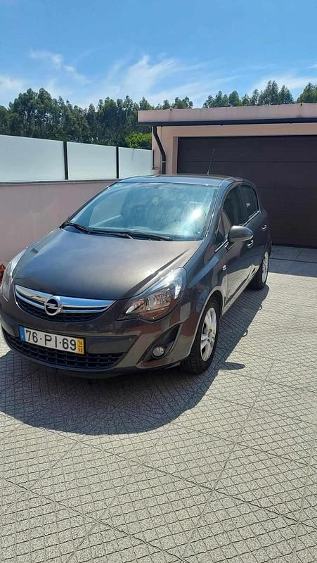 Cinzento Usado 2014 Opel Corsa Citadino | € 5.500 (Bom preço) - Imagem 1/4