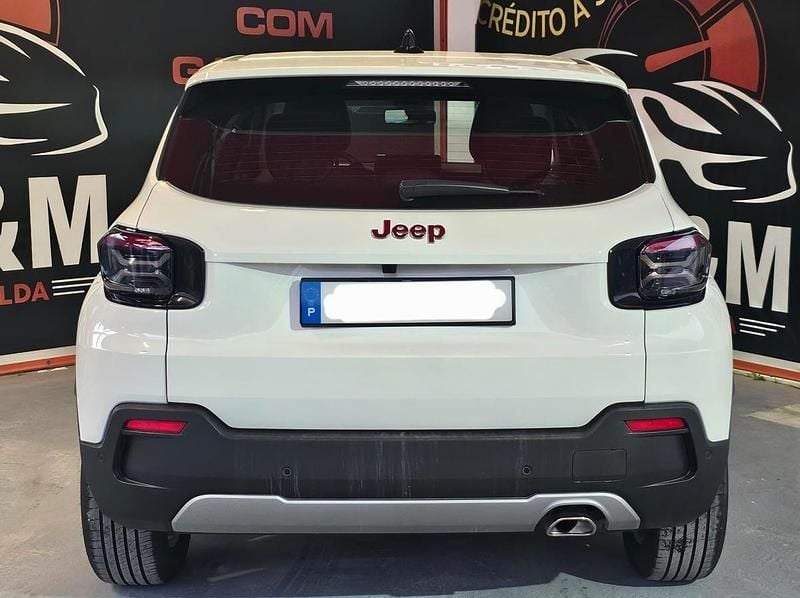 Usado Jeep Avenger 101 HP (74 kW) 2024 Branco SUV