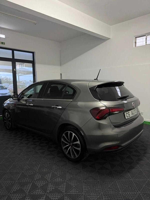 Usado Fiat Tipo 120 HP (88 kW) 2018 Cinzento