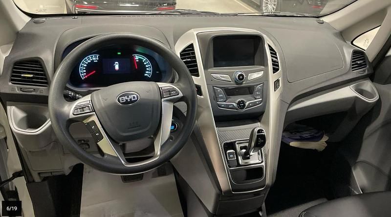 Usado BYD ETP3 100 kW (136 HP) 2023 Branco Van