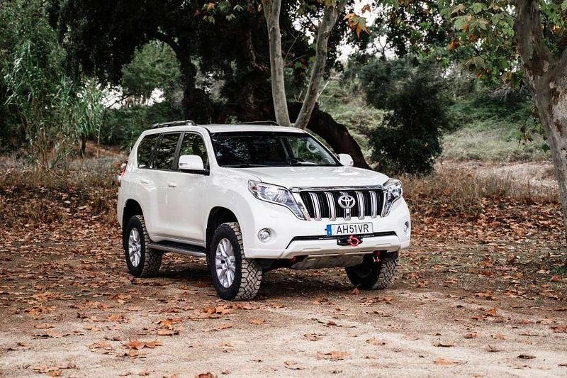Usado Toyota Land Cruiser 190 HP (139 kW) 2015 Branco SUV