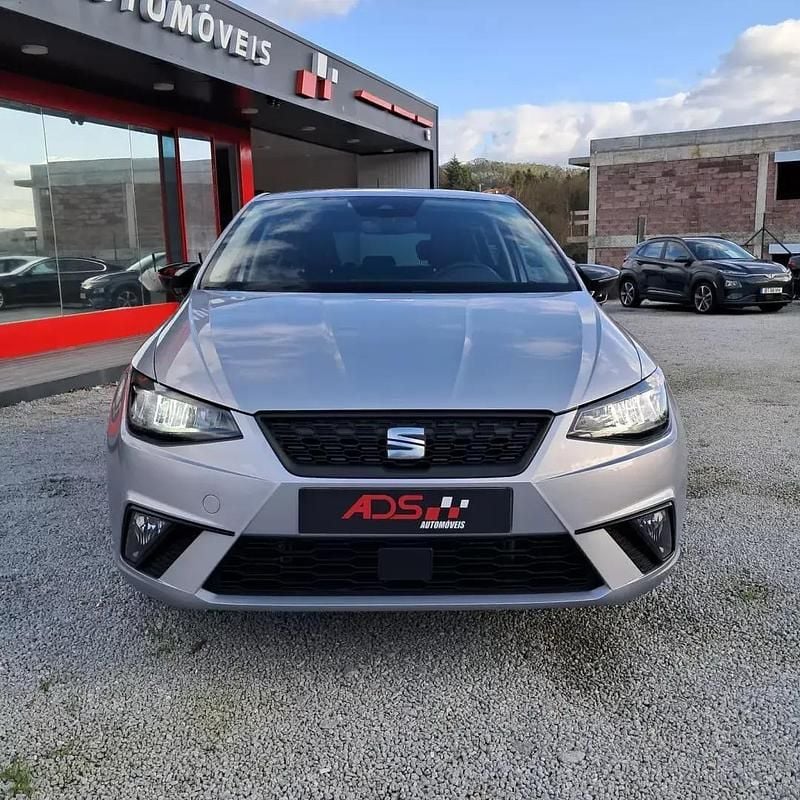 Usado Seat Ibiza Style 80 HP (58 kW) 2022 Cinza Citadino