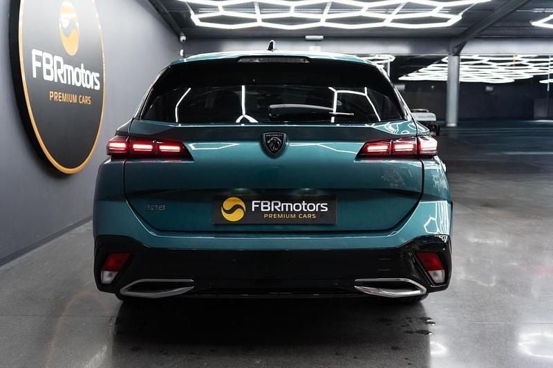 Usado Peugeot 308 SW 130 HP (95 kW) 2022 Verde Carrinha