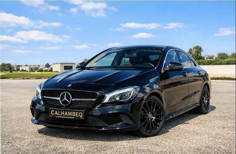 Usado Mercedes CLA180 AMG line 109 HP (80 kW) 2018 Azul Sedan