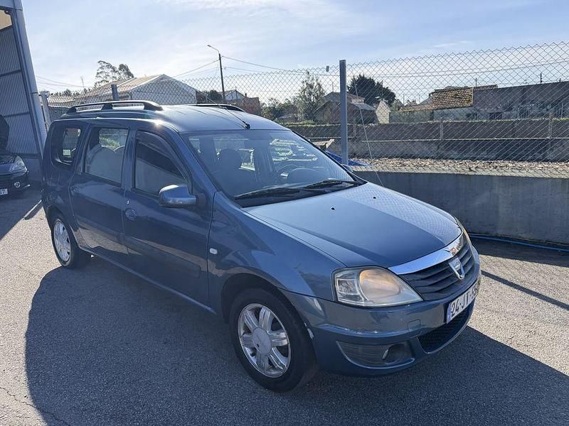 Usado Dacia Logan Lauréate 82 HP (60 kW) 2010 Sedan