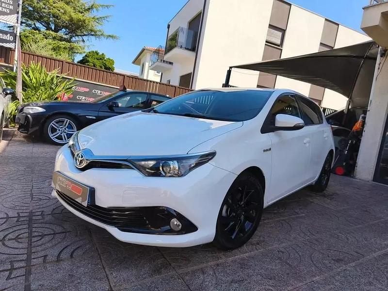Branco Usado 2016 Toyota Auris Hybrid Comfort Citadino | € 14.900 (Preço elevado) - Imagem 1/4
