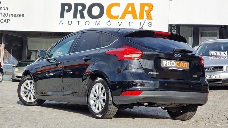 Usado Ford Focus Titanium 125 HP (91 kW) 2016 Preto Sedan
