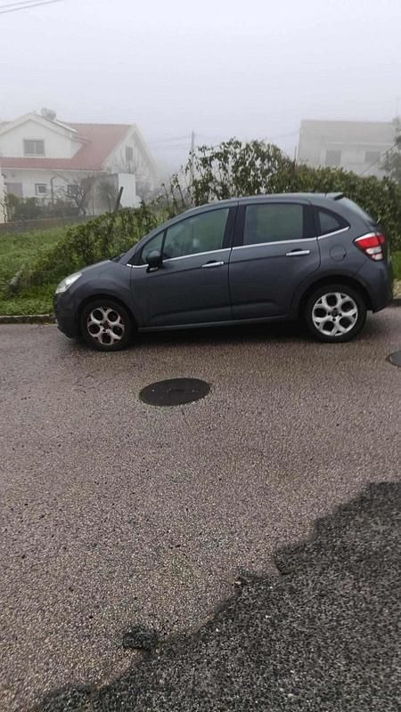 Usado Citroën C3 82 HP (60 kW) 2015 Cinzento Citadino