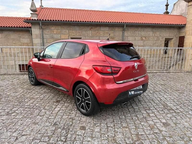 Usado Renault Clio IV Dynamique 75 HP (55 kW) 2014 Vermelho