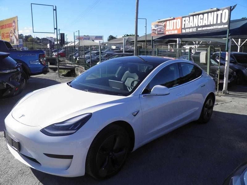 Branco Usado 2020 Tesla Model 3 Standard Range Plus Sedan | € 23.400 (Preço justo) - Imagem 1/4