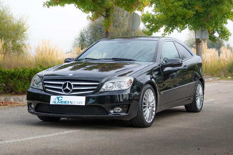 Preto Usado 2009 Mercedes CLC220 Citadino | € 12.990 - Imagem 1/4