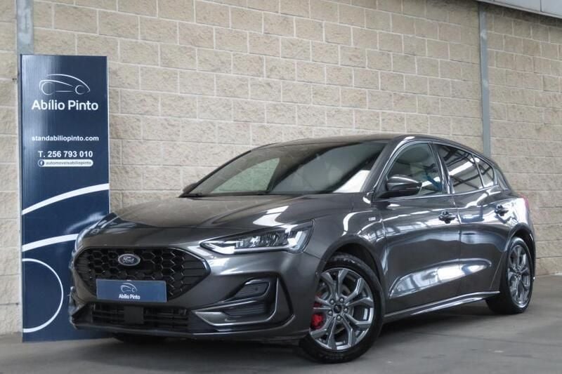 Cinzento Usado 2022 Ford Focus ST-Line X Citadino | € 19.430 (Preço justo) - Imagem 1/4