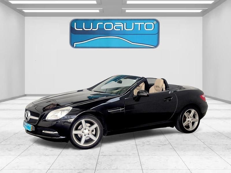 Preto Usado 2012 Mercedes SLK200 Cabrios | € 26.900 - Imagem 1/4