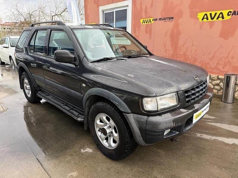 Usado Opel Frontera 115 HP (84 kW) 2000 Preto SUV