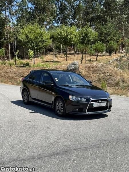 Preto Usado 2013 Mitsubishi Lancer Sportback | € 9.090 - Imagem 1/1