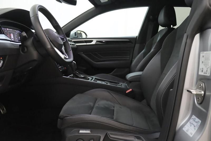 Usado VW Arteon 150 HP (110 kW) 2024 Cinzento Carrinha