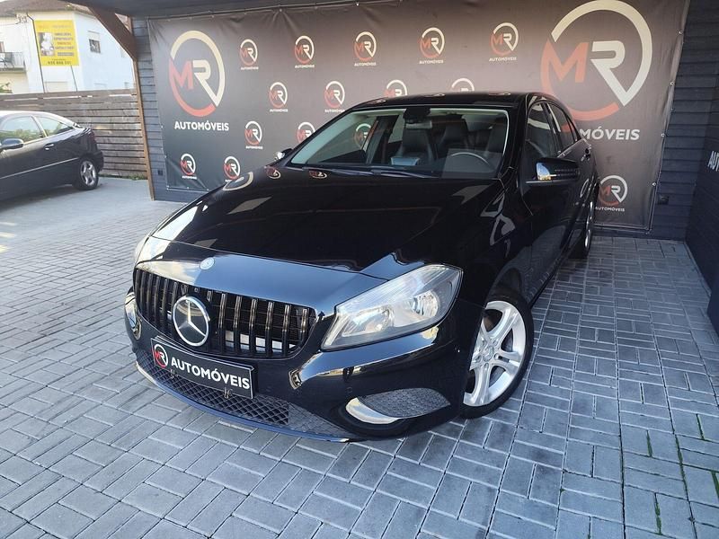 Preto Usado 2014 Mercedes A180 Urban | € 16.900 - Imagem 1/2