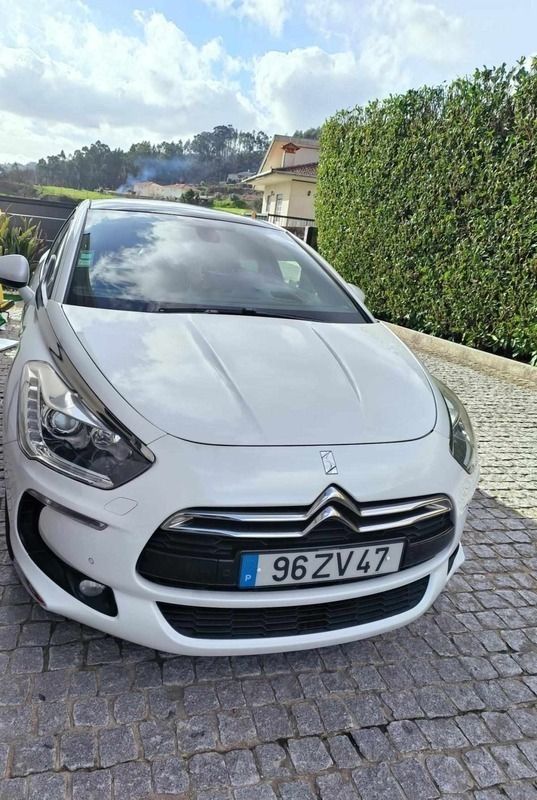 Branco Usado 2012 DS Automobiles DS5 Citadino | € 9.000 (Bom preço) - Imagem 1/4