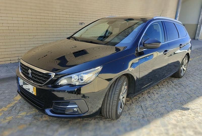 Usado 2019 Peugeot 308 Allure Sedan | € 13.250 (Preço justo) - Imagem 1/4