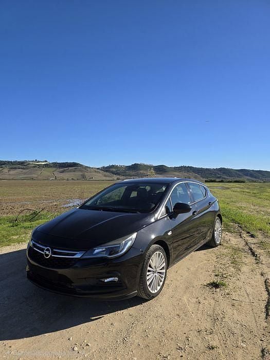Usado 2016 Opel Astra Innovation Sedan | € 9.250 (Bom preço) - Imagem 1/4