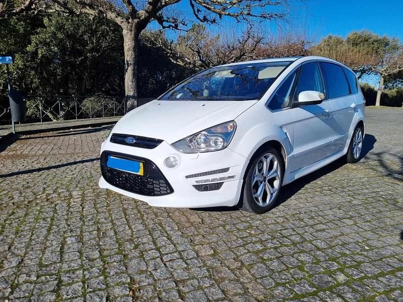 Usado Ford S-MAX S 163 HP (119 kW) 2014 Branco Monovolume