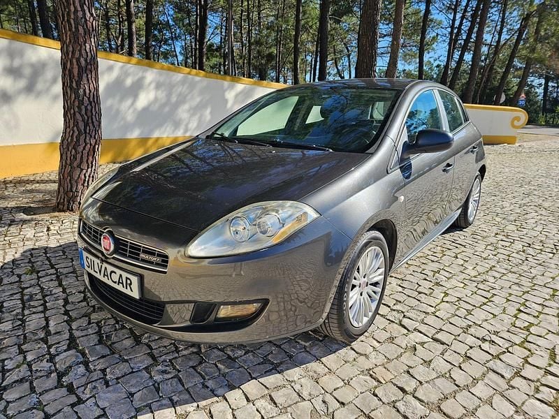 Cinza Usado 2009 Fiat Bravo Active Citadino | € 6.900 (Caro) - Imagem 1/4