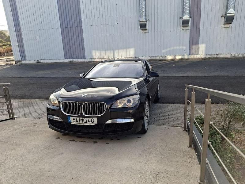 Usado 2012 BMW 740 Sedan | € 16.900 - Imagem 1/4